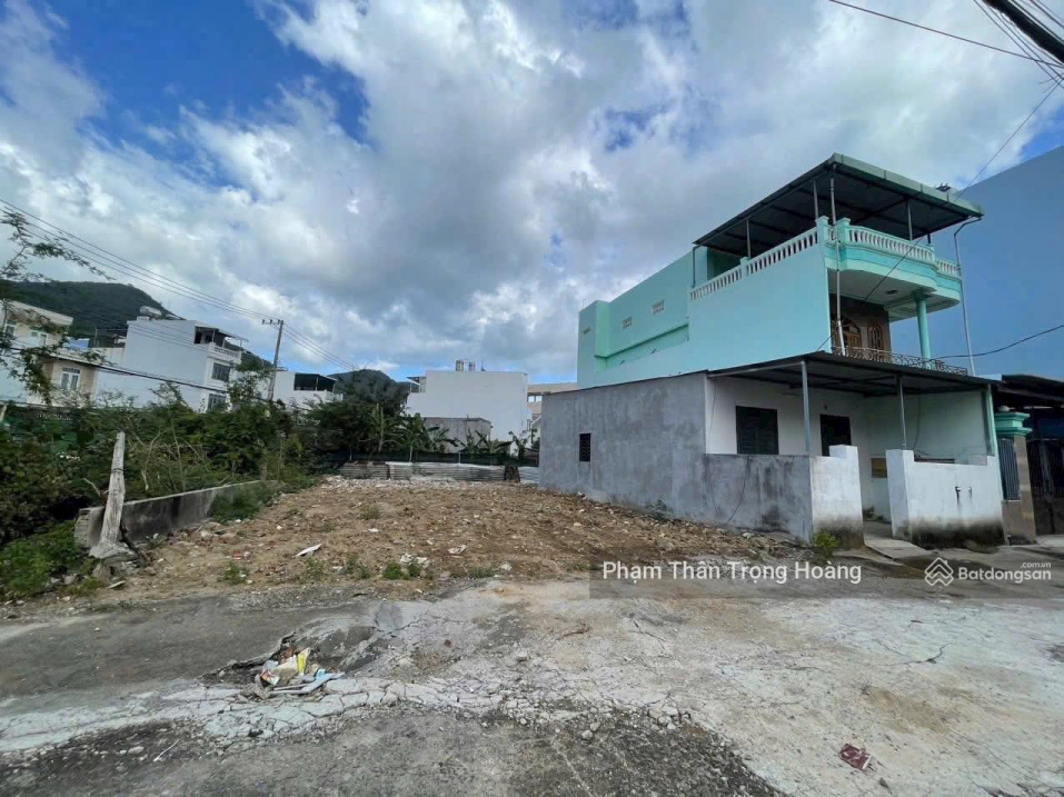 Hàng hiếm duy nhất! Bán đất lô cặp mặt tiền Trần Khát Chân xây KS-300m2 (rộng 15m) giá 70trđ/m2