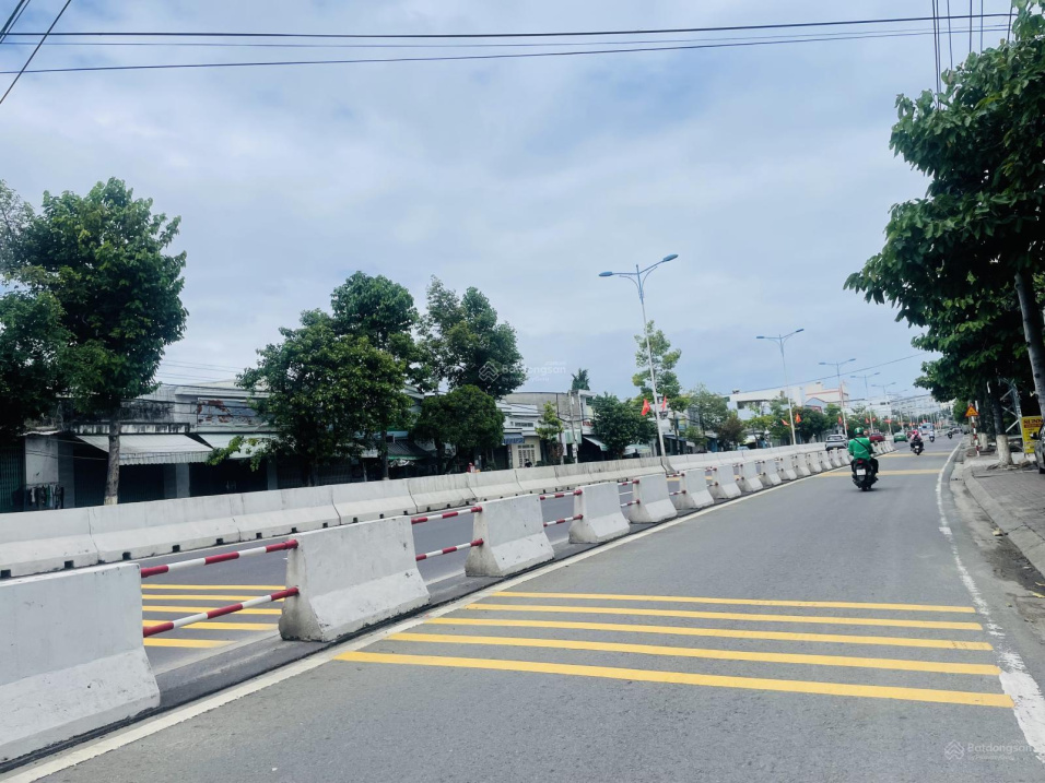 Lô góc đường Nguyễn Tất Thành gần đoạn giao Lê Hồng Phong