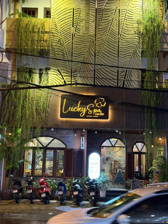 Bán nhà mặt tiền Nguyễn Thiện Thuật Nha Trang ngang 8m 4 tầng