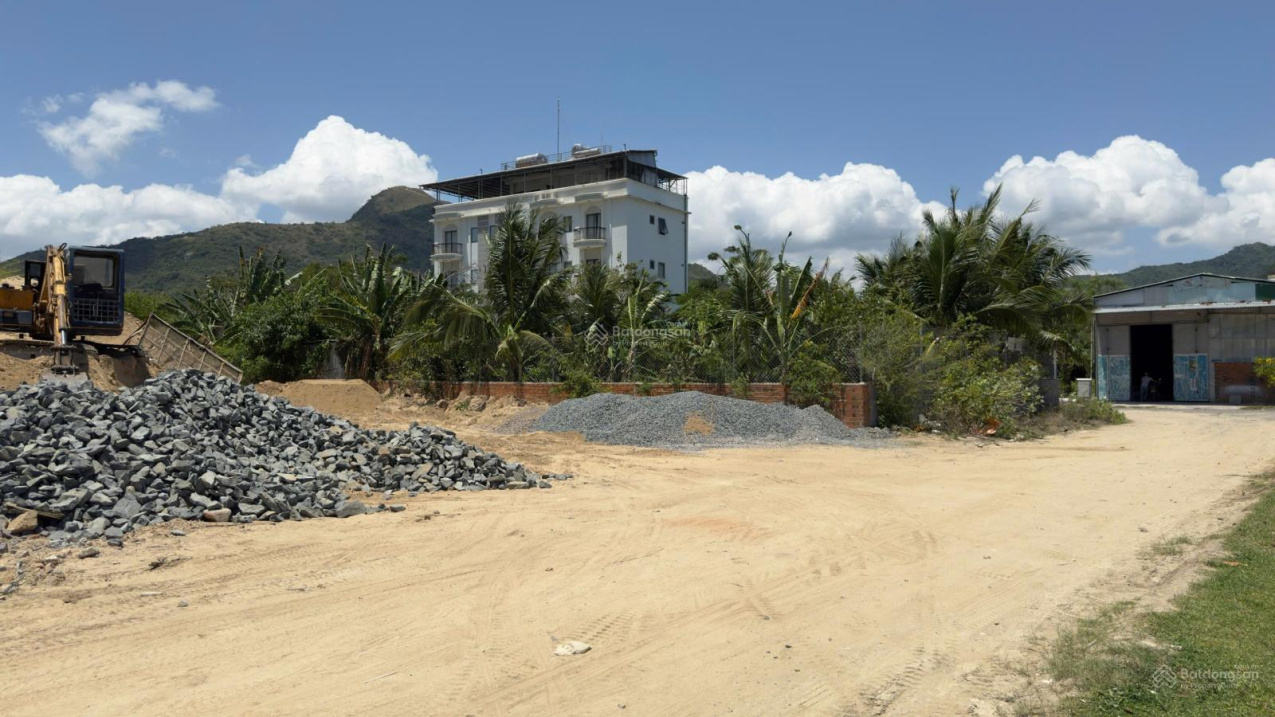 Bán lô đất biệt thự biển, vị trí đẹp, đường 26m, KĐT mới Vĩnh Hoà, Nha Trang, 299,4m2 - 53trđ/m2 3