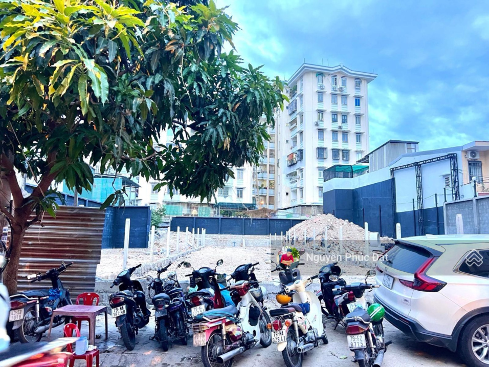 Hàng siêu hiếm mặt tiền đường Đồng Nai cạnh Tố Hữu thích hợp kinh doanh