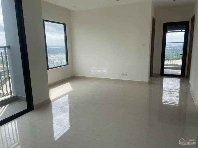 Cho thuê căn hộ 2PN có bếp và rèm vào ở ngay hợp đồng 1 năm cọc 1 tháng giá: 5tr/th chính chủ