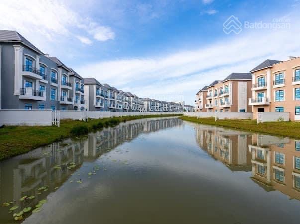 Biệt thư song lập 