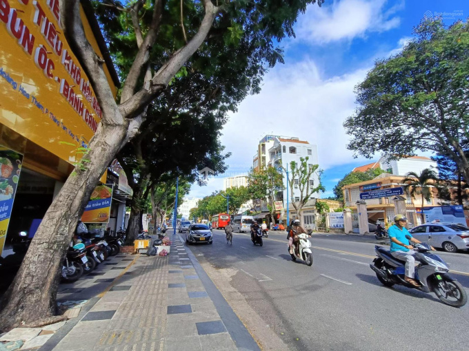 Chủ nhà cần bán gấp nhà C4 - gần biển ngang 8,7m - mặt tiền Hoàng Hoa Thám  - Vũng Tàu - giá 35 tỷ
