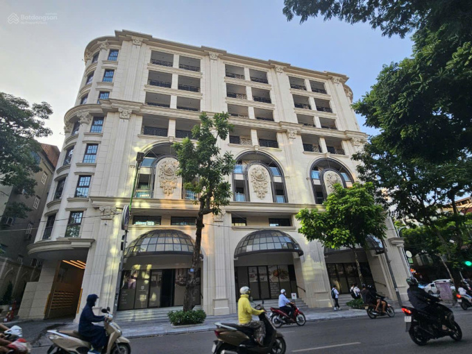 Căn góc The Grand 22 + 24 Hàng Bài, Hoàn Kiếm, Hà Nội, giá 750 triệu/m2,  178m2, 3 PN